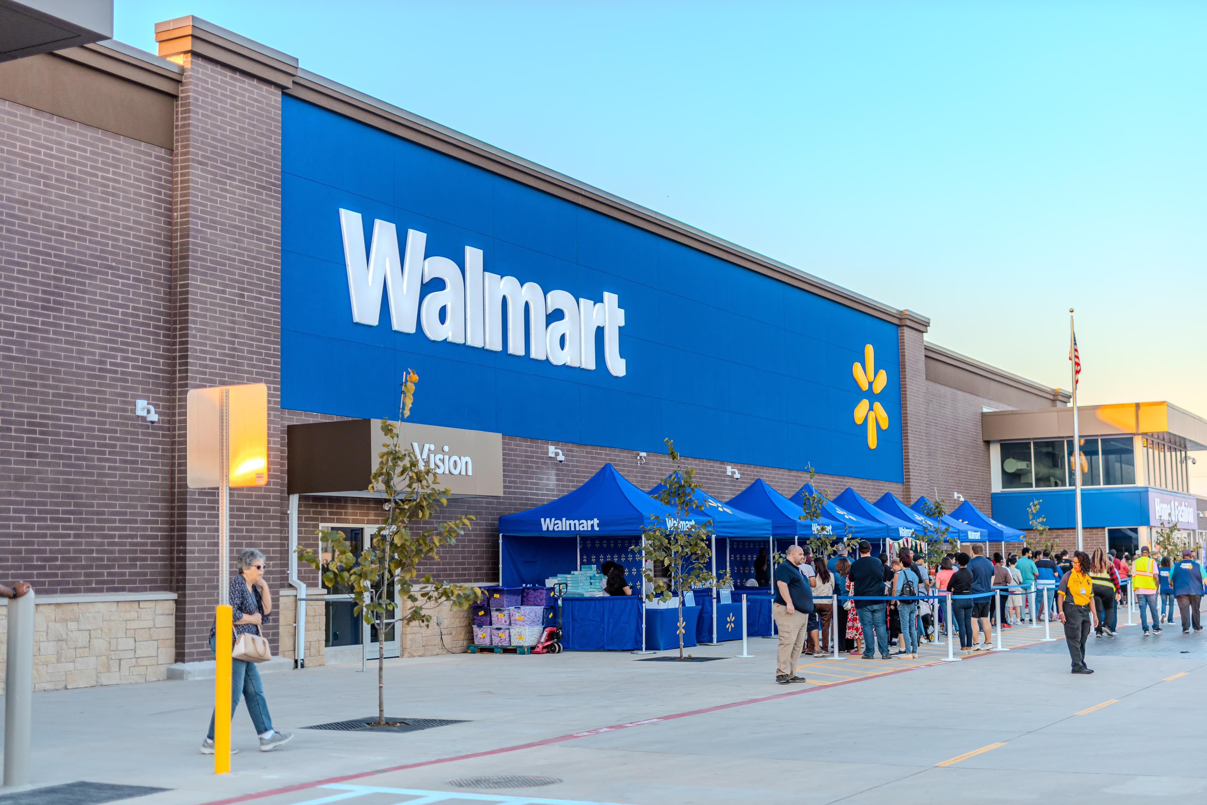 Frisco Crossing - Wal Mart Anchored
