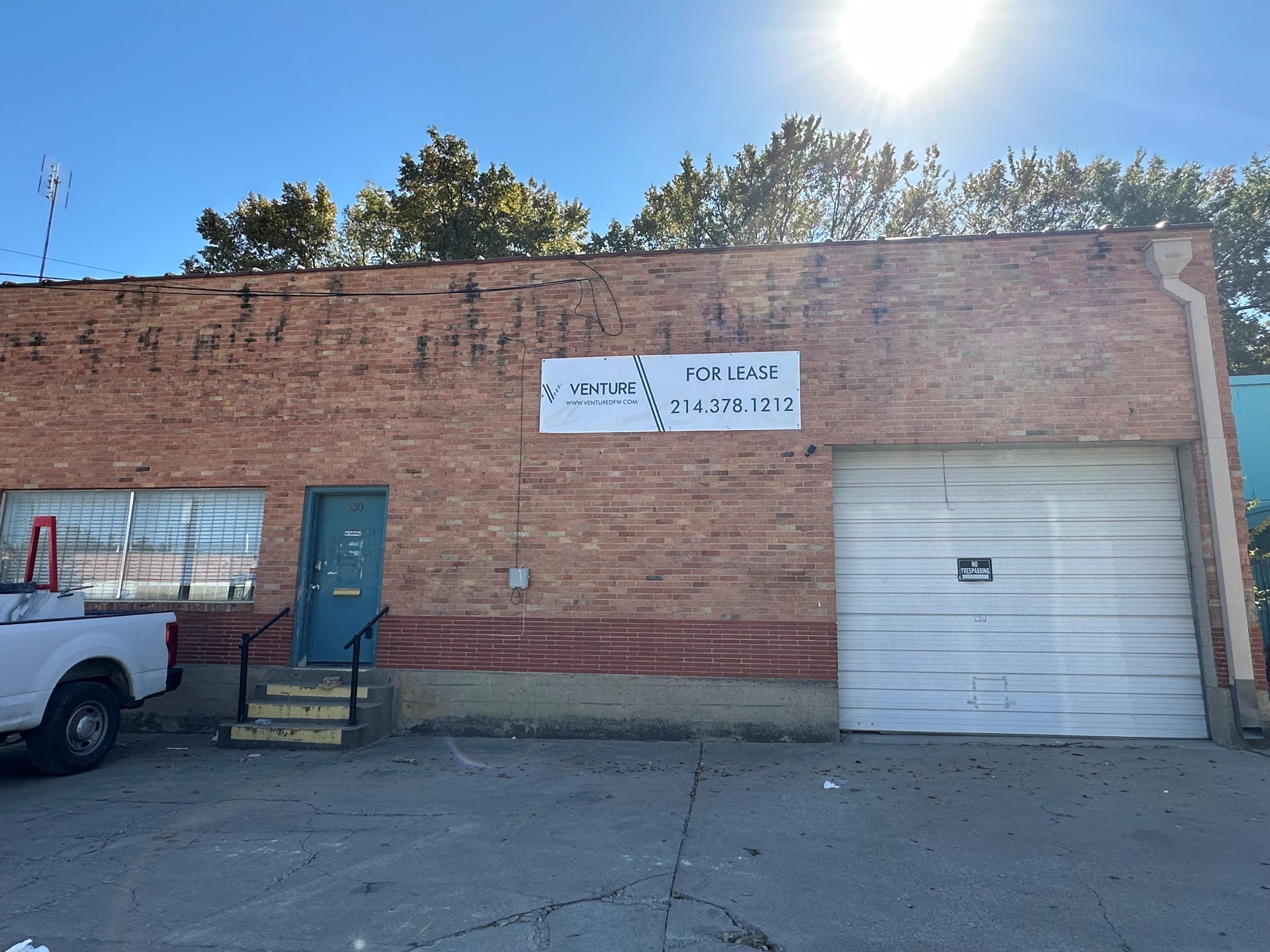 Warehouse/Office - 934 West Commerce
